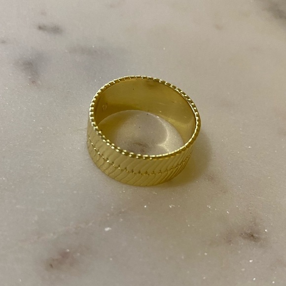 Gorjana 18k Gold Plated Brass Venice Ring Various Sizes Womens Jewelry New - Picture 3 of 4